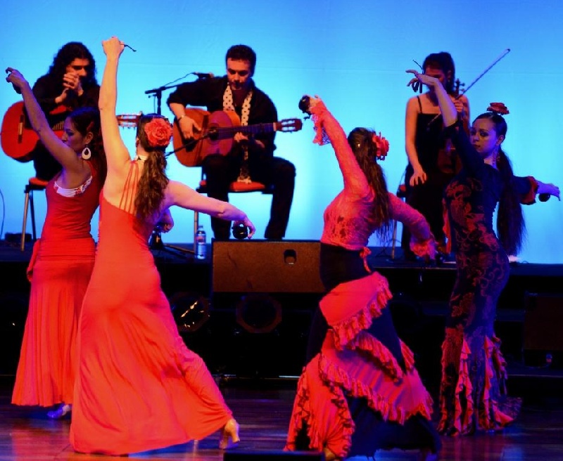 AL ANDALUS FLAMENCO NUEVO - FESTIVAL AVIGNON PARIS: BATACLAN  LYON: L AMPHITHààTRE 3000 - Al Andalus Flamenco Nuevo