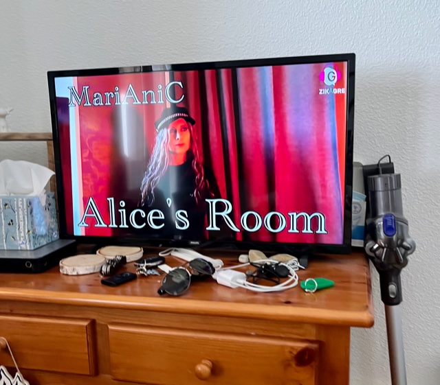 'Alice's room'  sur Zik à Gre (Télé Grenoble) - Marianic