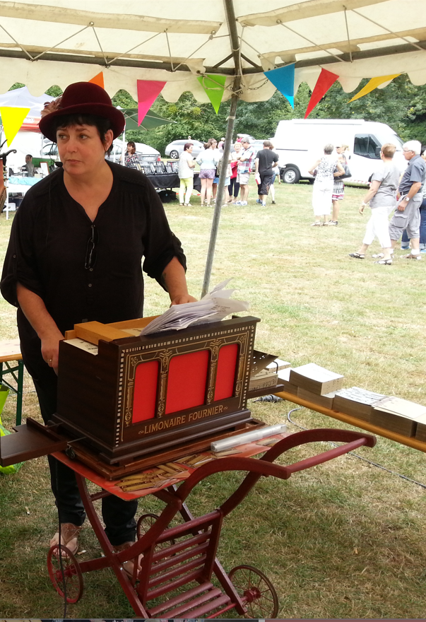 L'Orgue à Silou : Artiste Musique de rue Chanson française Musette Orgue de barbarie et chant Pays-de-la-Loire - Maine-et-Loire (49)