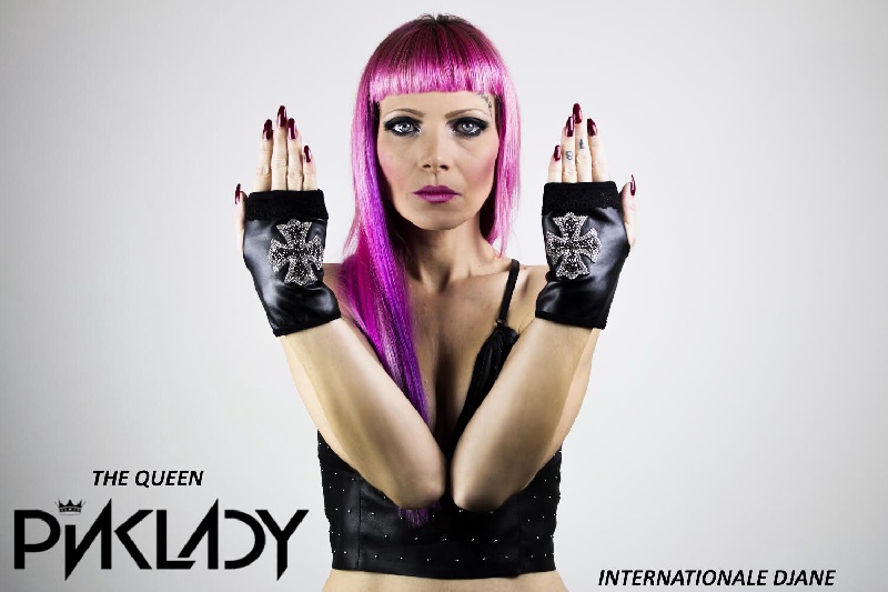 PinkLady : Dj Drum'n'bass Edm techno  Italie