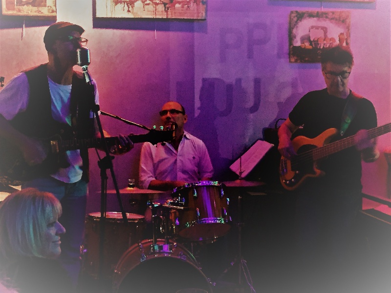 Photo concert Restaurant-Pub L'ANECDOTE Gilly-sur-Isère Blues Road
