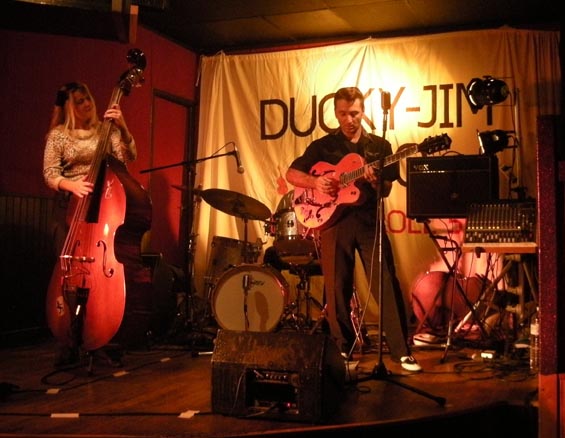 Photo concert attention- la cave yeutoise sur l'ile d'yeu Fromentine Ducky Jim Trio