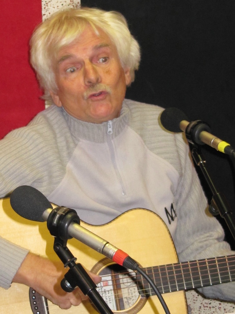 Photo concert de rimes et de notes à  Radio Libertaire (89.4) Paris Jean-Jacques Boitard