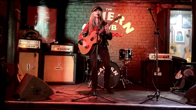 Photo concert Marianic en solo acoustique Crolles Marianic