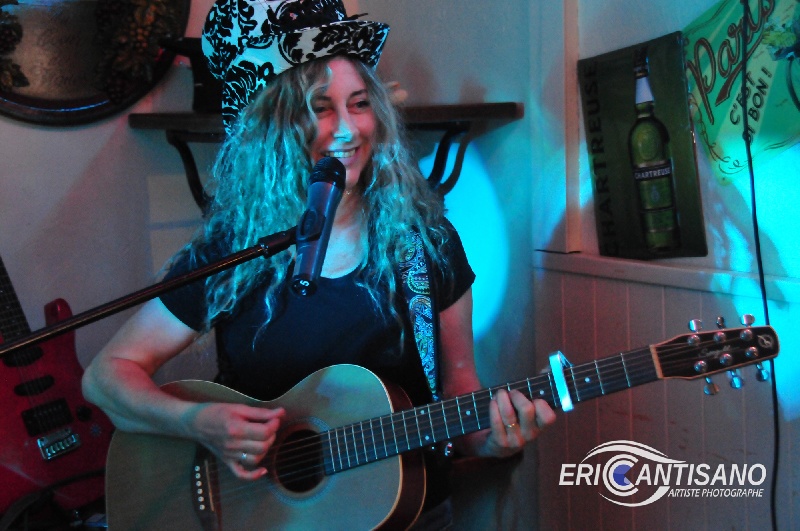 Photo concert concert Marianic en solo Saint-Hilaire Marianic