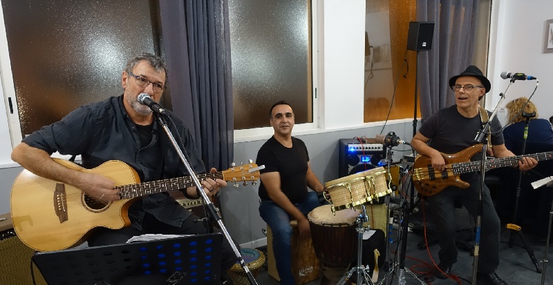 Photo concert Anniversaire du Pub La Cabane Poissy Pascal Descazaux & Co