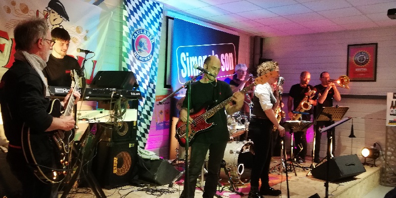 Photo concert Le Pen Ar Bed Plovan Simone's Son